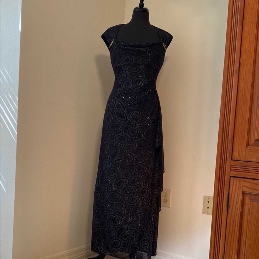 Elegant Black Evening Dress